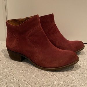 Lucky Brand burgundy suedes booties like new